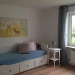 Familienfreundliche Ferienwohnung Fuer 6 Personen Апартаменты Lutzerath