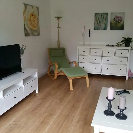 Familienfreundliche Ferienwohnung Fuer 6 Personen Apartmán *